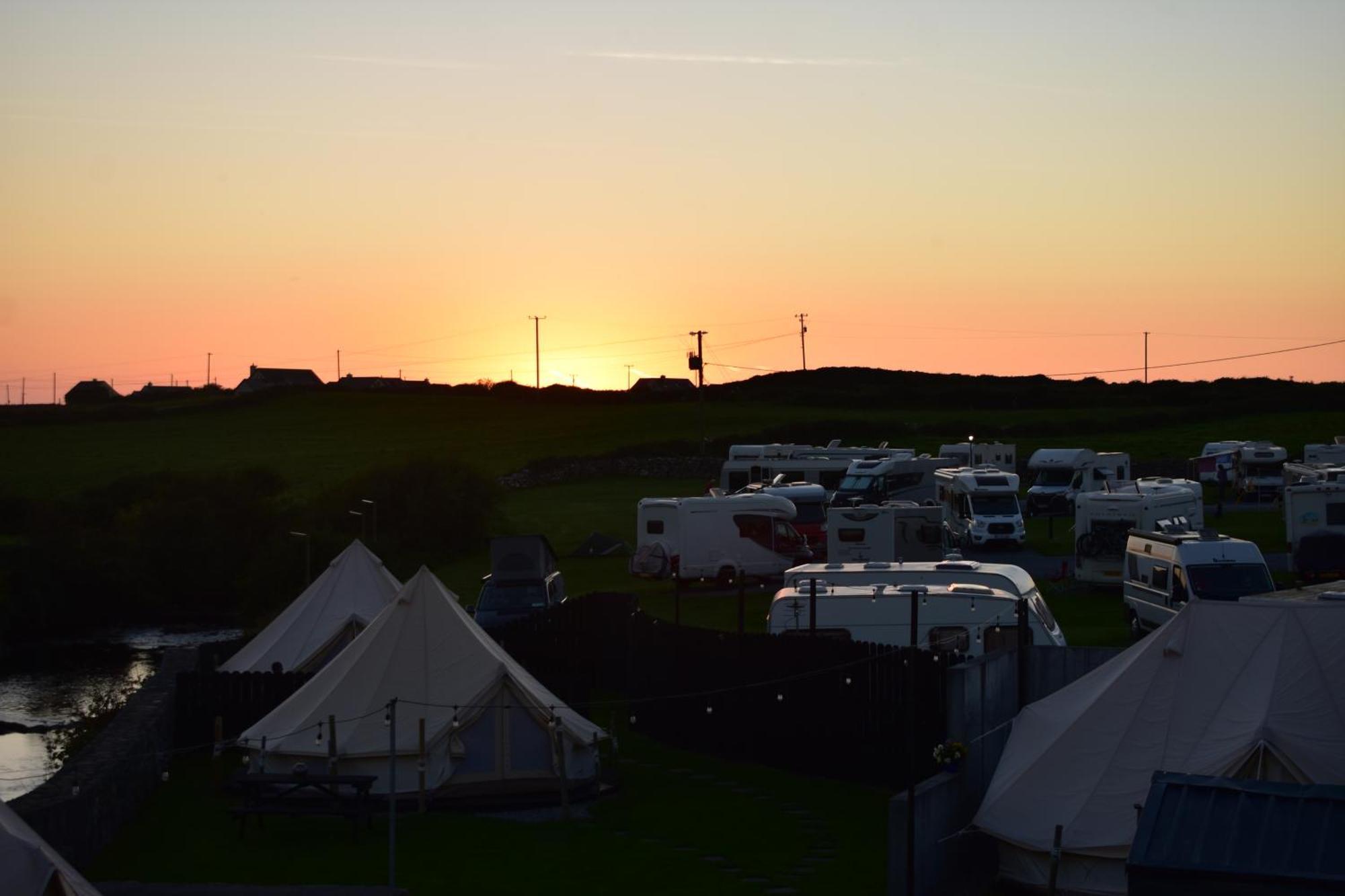 Готель Doolin Glamping Екстер'єр фото